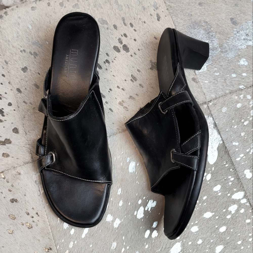 Munro Leather Sandals